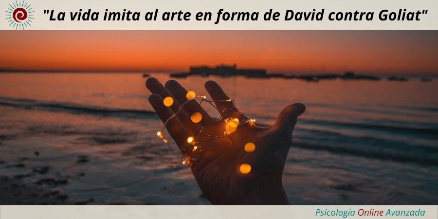 A menudo, la vida imita al arte en forma de David contra Goliat, Comunidad LGTBIQ+, Terapia Online